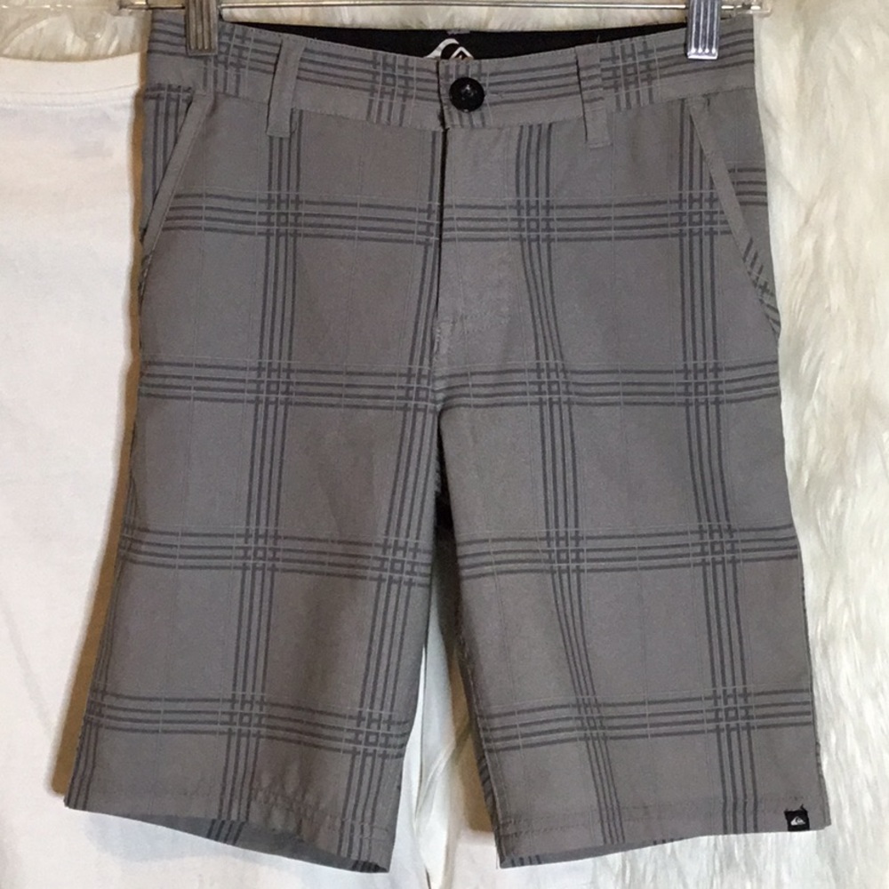 Quiksilver Board Shorts w/2 Gymboree Graphic Tees